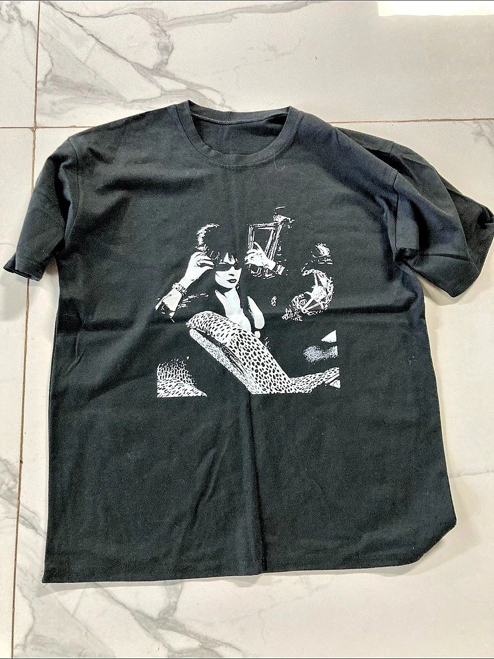 Graphic Short Sleeve Tee in Black